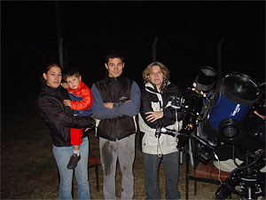 Julieta, Gabriel y su hijo Alejo, junto a Adriana Fernndez